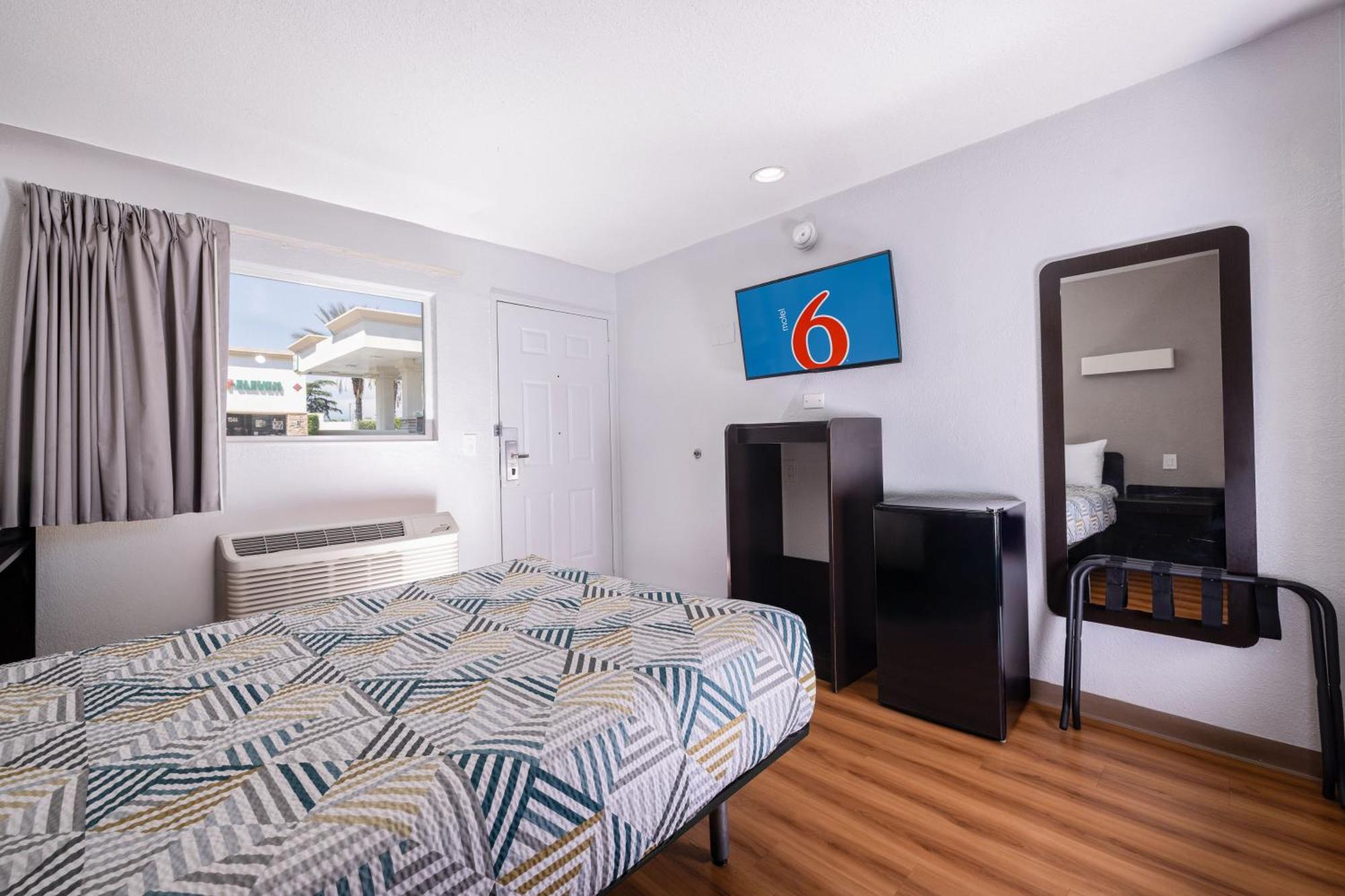 Motel 6 Ontario Airport Exterior foto