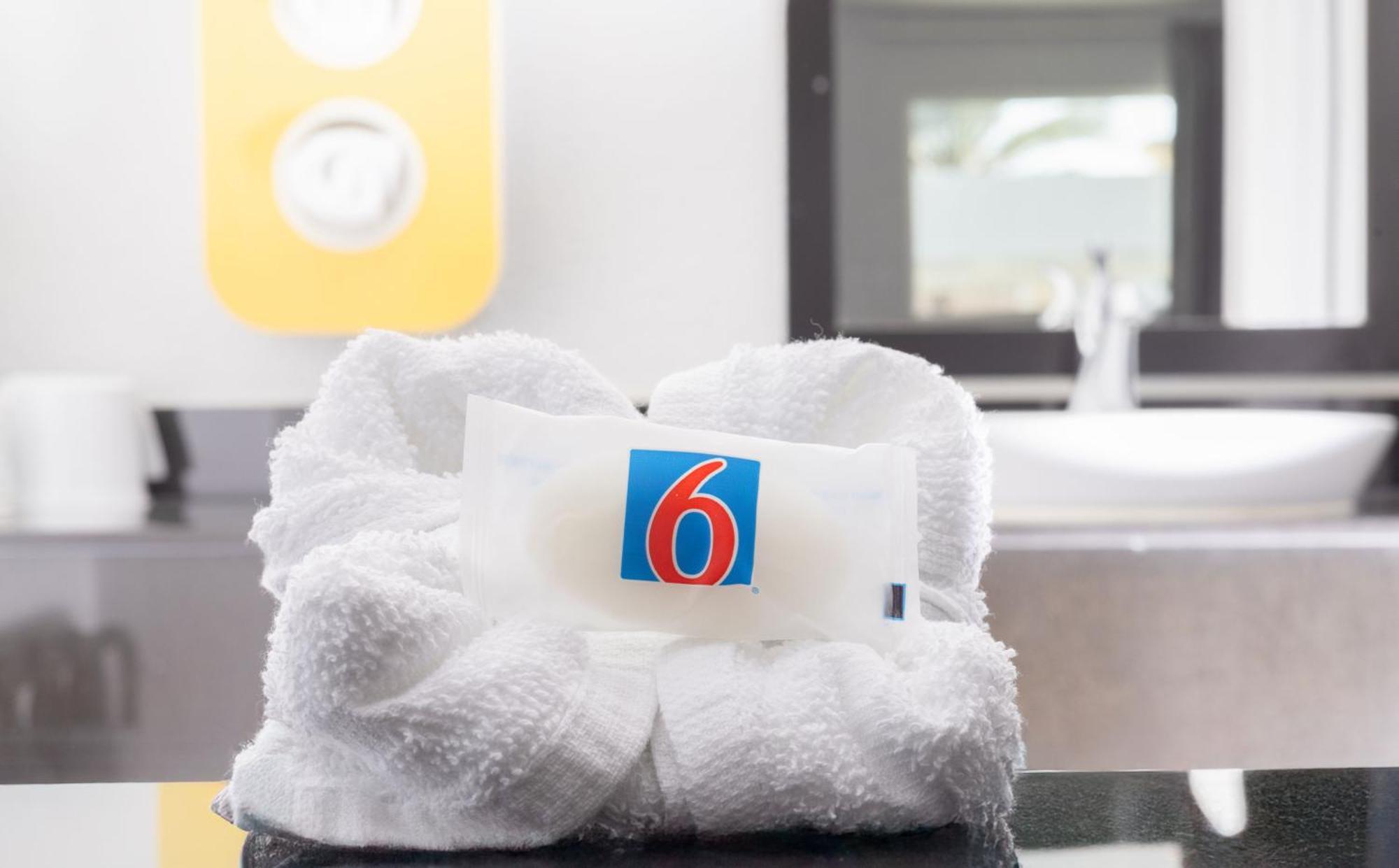 Motel 6 Ontario Airport Exterior foto